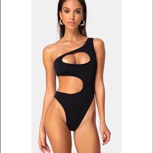 Motel rocks VELORA SWIMSUIT IN MATTE BLACK ✨